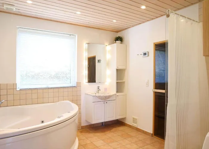 13311-1-asnaes-hove-straede-42-c * Asnæs